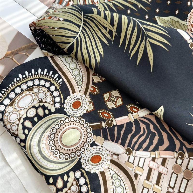 Саржевый шелковый шарф 90 см,  – обзор и цена Accessories Brand For Women